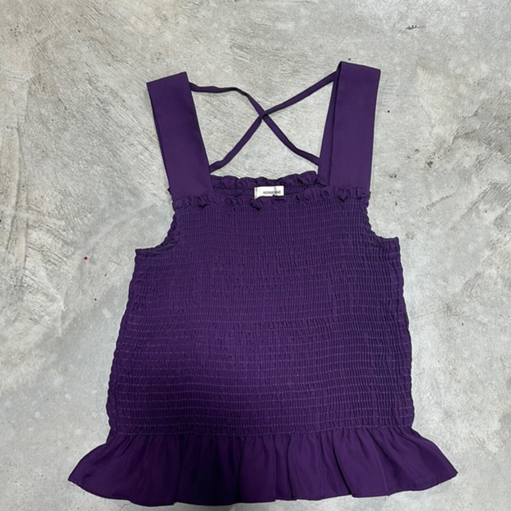 Plum purple pleated tank with ruffle on bottom / size M / Adrienne brand‎ / G-63